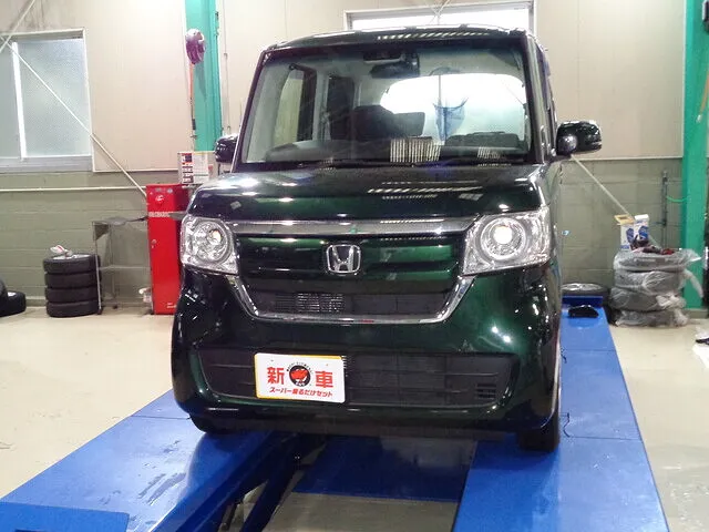海津市　2023.03.25　ホンダN-BOX リヤバンパー・マッドガード取替