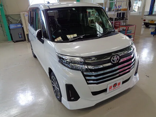 海津市　新車トヨタ　ルーミー　ナビゲーション・純正リヤカメラ変換・前後ドライブレコーダー取付