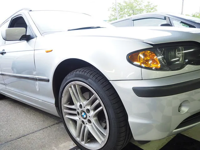 BMW　E46　318i　右フロントドア　キズ　へこみ　板金修理塗装　新潟市のお客様