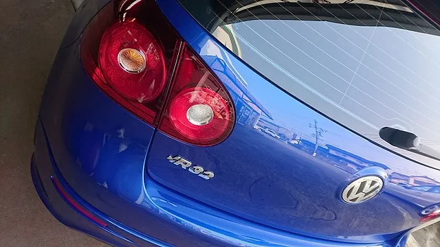VW ゴルフ　R32 ブレーキディスクローター＆パッド交換作業。