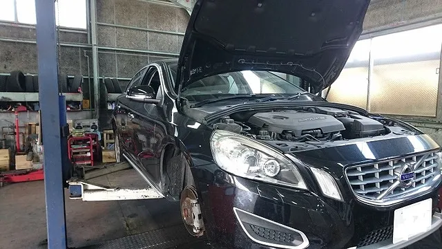 ボルボS60 ブレーキ系統整備作業＆エンジンオイル交換。