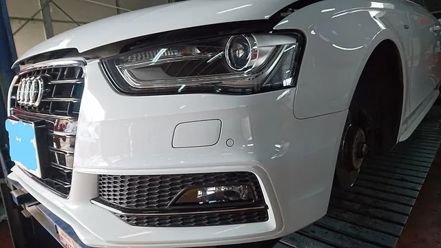 アウディA4ワゴン・スポーツライン（8KCDN）　車検整備作業。