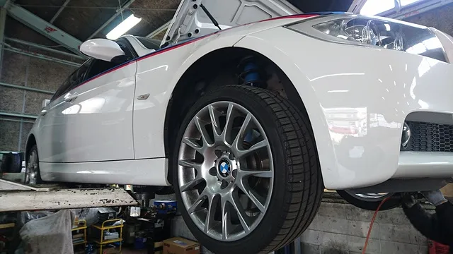 BMW330i アンチフリーズLLC交換、エアコン＋添加剤（ワコーズ）充填作業。
