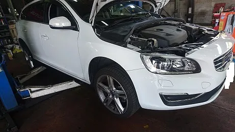 ボルボV60　GTS T5　車検整備でご入庫頂きました。