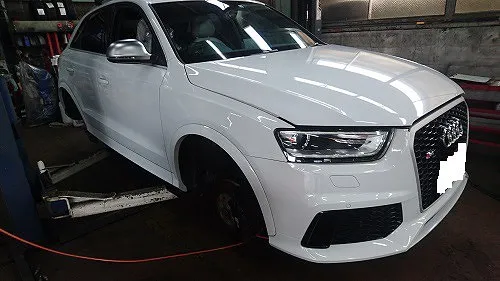 アウディQ3 車検整備とお持込のタイヤ交換作業へ。。