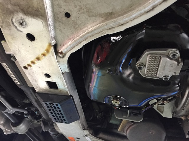 輸入車故障修理 Bmw１２０i ｅ８７オイルパン他オイル漏れ 水漏れ修理 神崎郡市川町 オートバウム