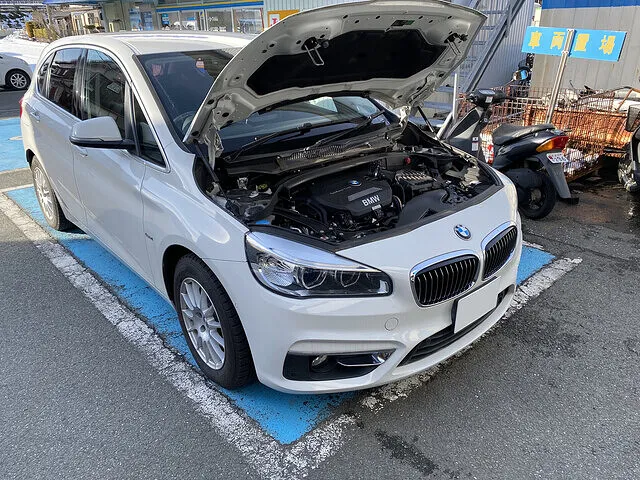 BMW 218d アクティブツアラー　バッテリー交換　費用：43,000円（税込）│大津市　輸入車修理