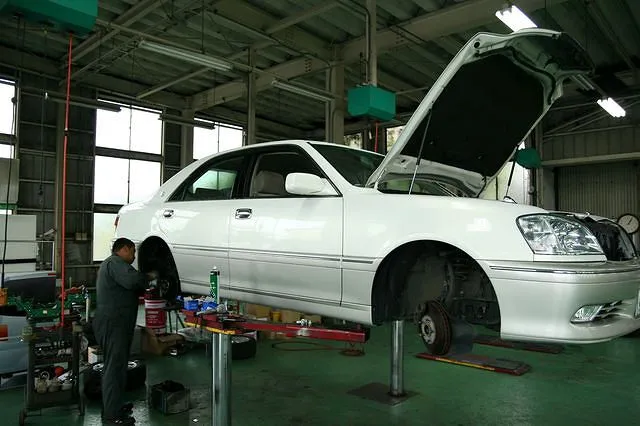 車検事例②　稲敷市からクラウンの車検入庫