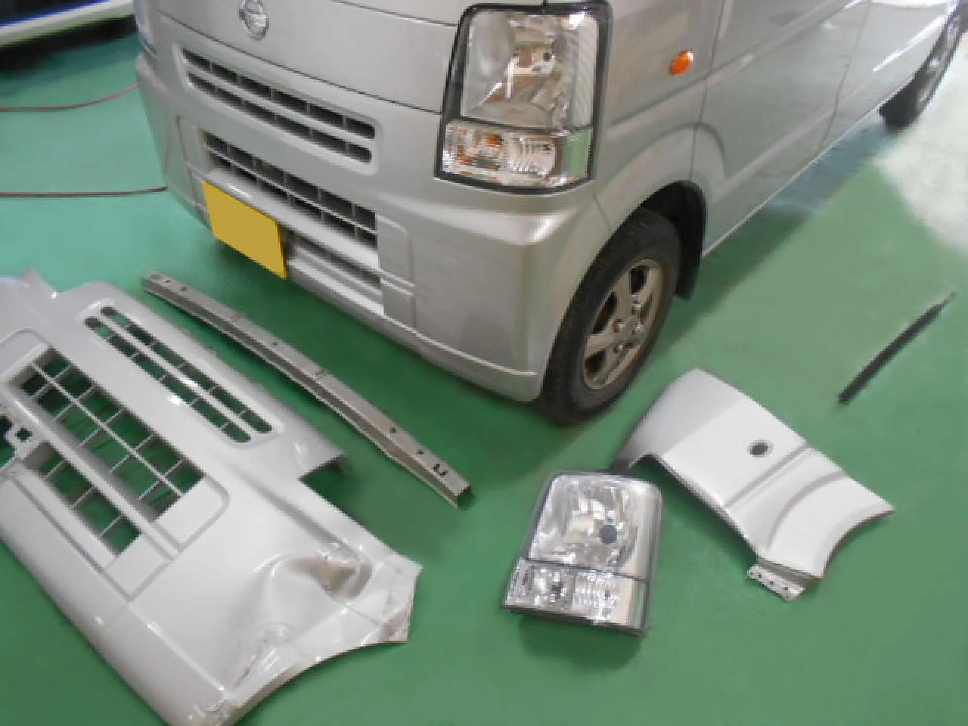 2026年最新Yahoo!オークション DA62W/DA62V フロントガラス　エブリィ　エブリー　ガラス　ぼかし入り　 5型　Ｋ6Ａ　ＵＶ　平成１４年式 DA62 -da62v フロントガラスの中古品・新品