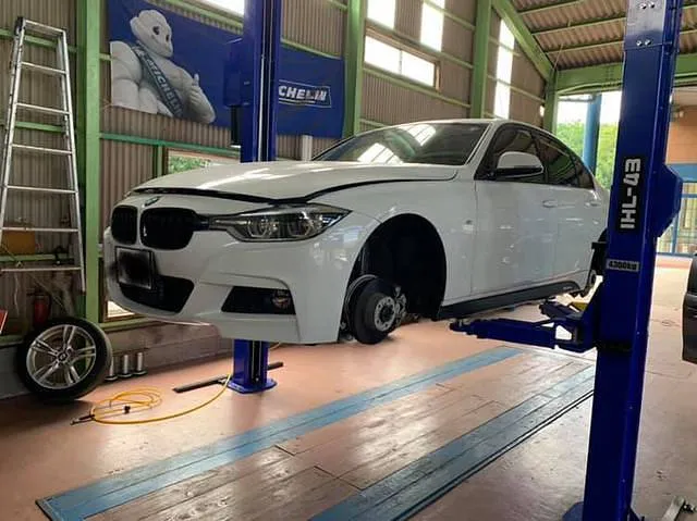 BMW修理：3ｼﾘｰｽﾞ　ｻｽﾍﾟﾝｼｮﾝ交換　鹿児島県鹿屋市　EURO CARS