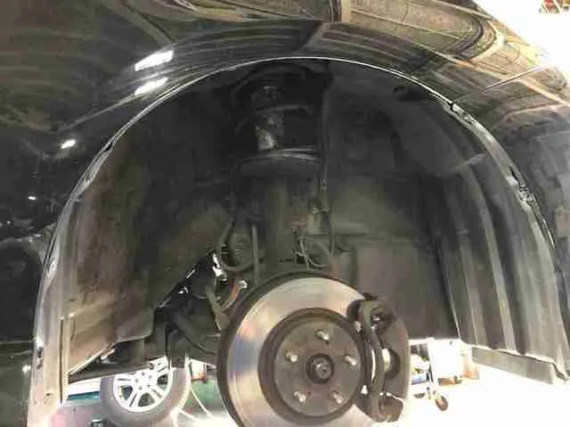 ショック交換｜アップル車検　札幌月寒店　小林兄弟自動車