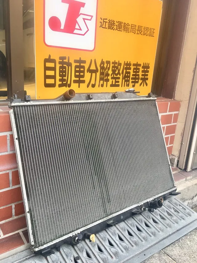 大阪市中央区　板金塗装　RF3　ステップワゴン　ラジエータ取替