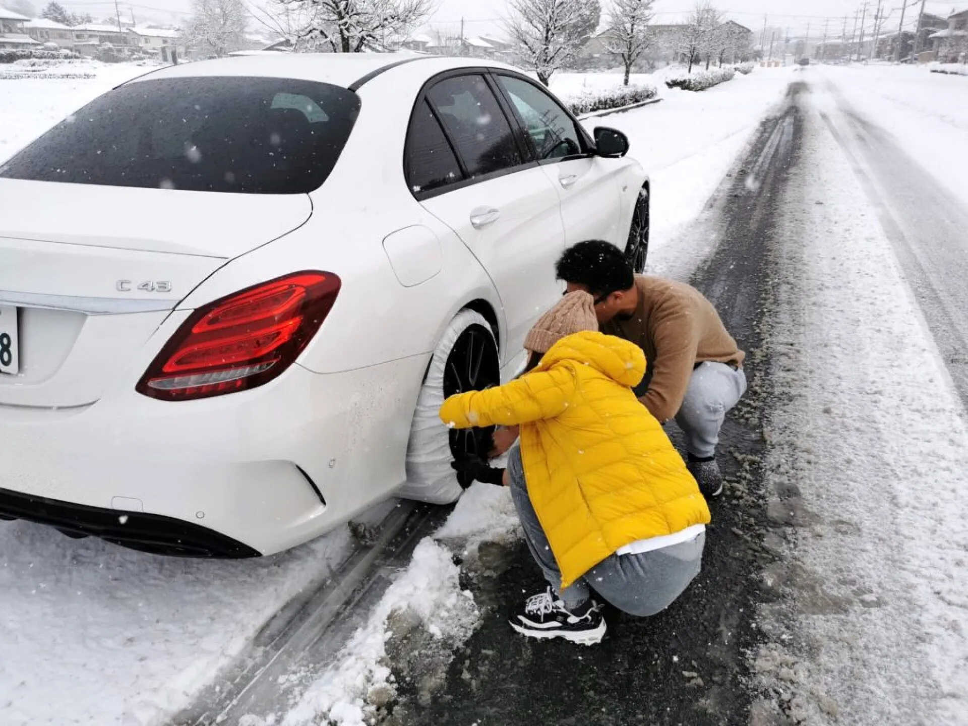 雪に備えて布製タイヤカバー は大丈夫？チェーン規制時は？布製の耐久