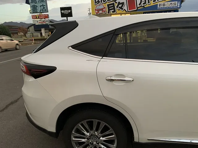トヨタ　ハリアー　上田市のK様　キズ・ヘコミ　板金塗装修理