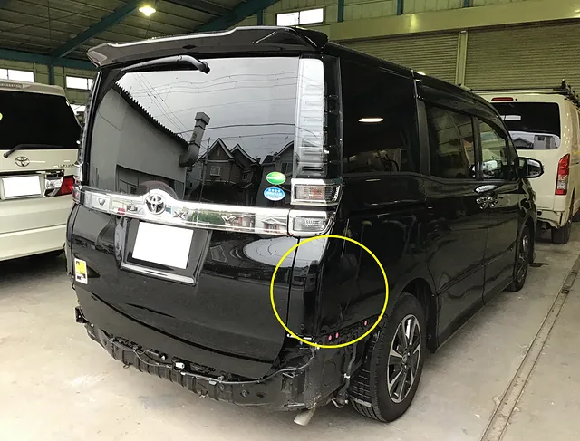 足立区　板金塗装　トヨタ　VOXY　リヤバンパー　右クォーター　実費　修理事例