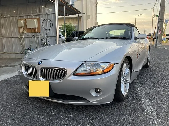 BMW Z4 エアコンガス交換　春日井市