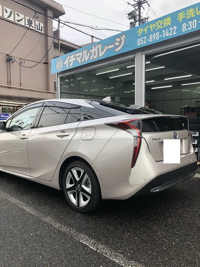 尾張旭市　カーフィルム施行　プリウス