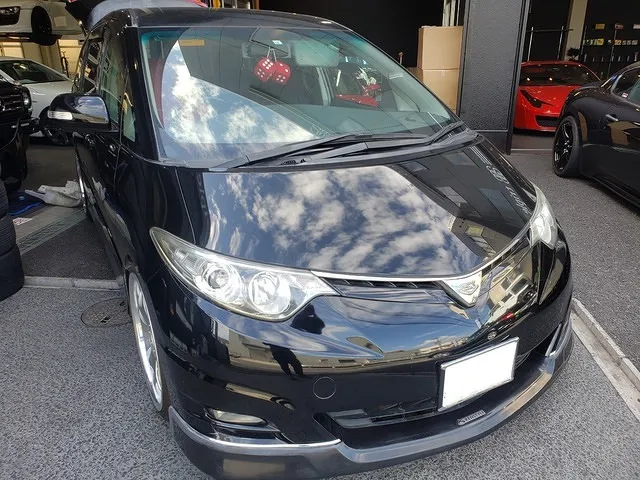 トリプルエス　京都　外車、輸入車修理　トヨタ　エスティマ　バンパーリフレクターLED取付