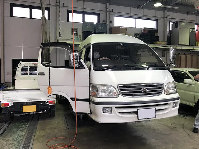 車検・追加整備・部品交換・ドライブレコーダー取付　費用：230,000円（税込） トヨタ ハイエース│姫路市 車検・点検