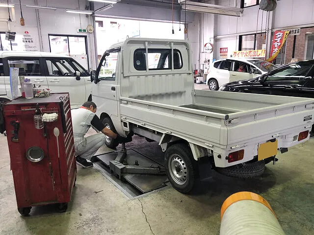 車検　エンジンオイル・ブレーキフルード・ワイパーゴム交換　ダイハツ ハイゼット トラック 費用：72,380円（税込）│神戸市西区　車検・点検