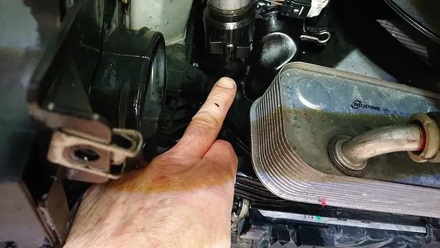 泉大津　修理　車検　BMW　3シリーズ　E46　クーラント漏れ　