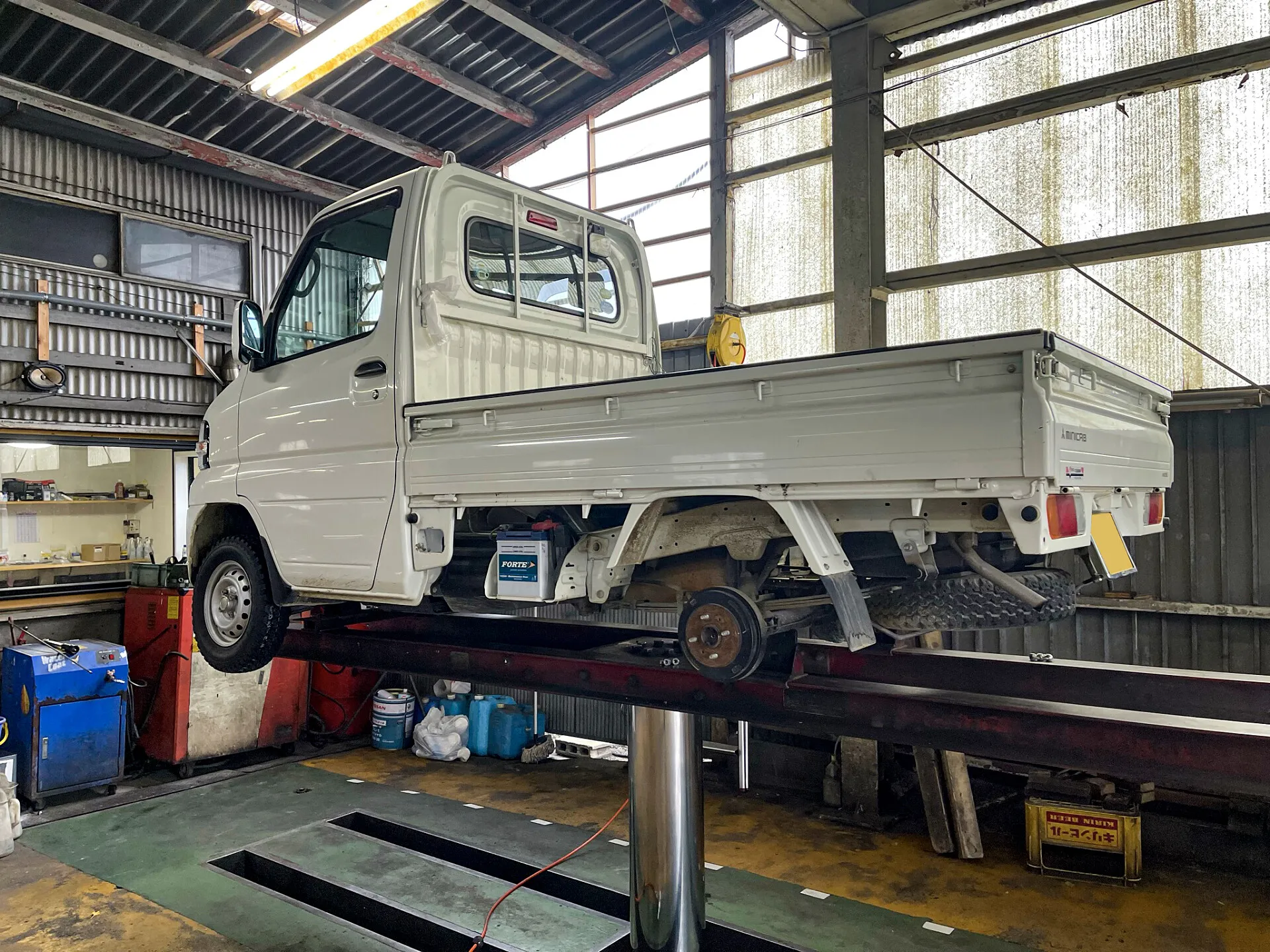 タイヤ交換 三菱ミニキャブトラック | 車検 高槻市